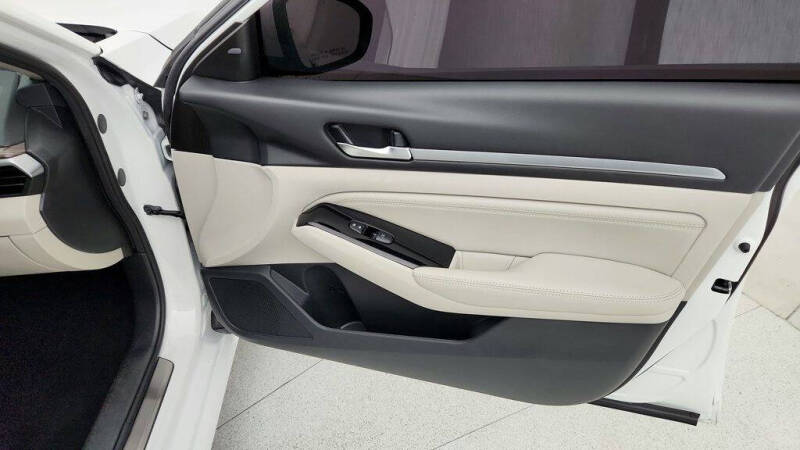 2022 Nissan Altima 2.5 SL