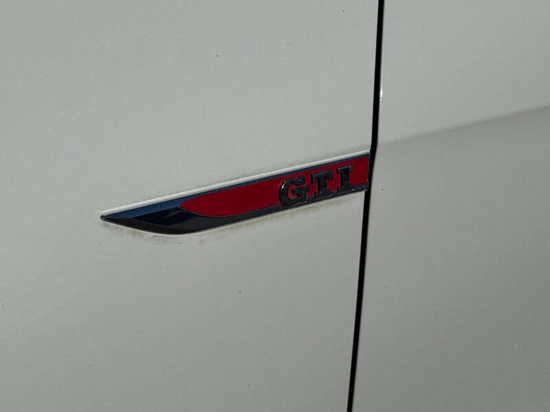 2017 Volkswagen Golf GTI Sport