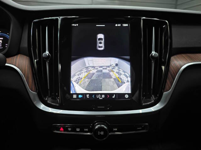 2025 Volvo S60 T8 Plus