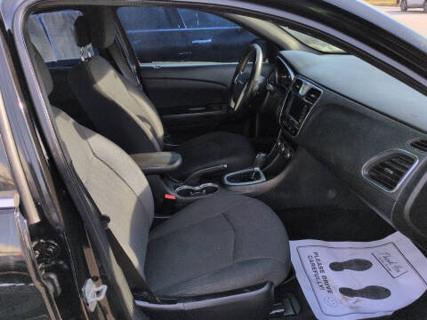 2013 Chrysler 200 Touring