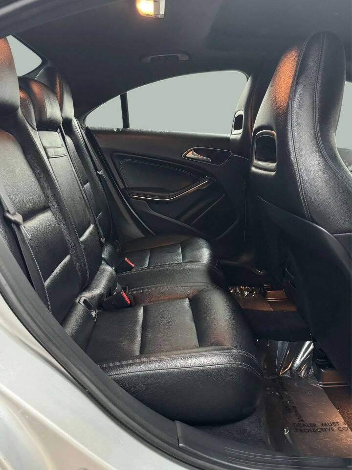 2018 Mercedes-Benz CLA CLA 250 4dr Coupe - Silver exterior view 8