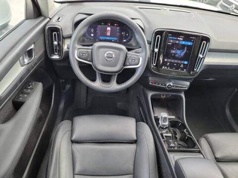 2024 Volvo XC40 B5 Plus Bright Theme