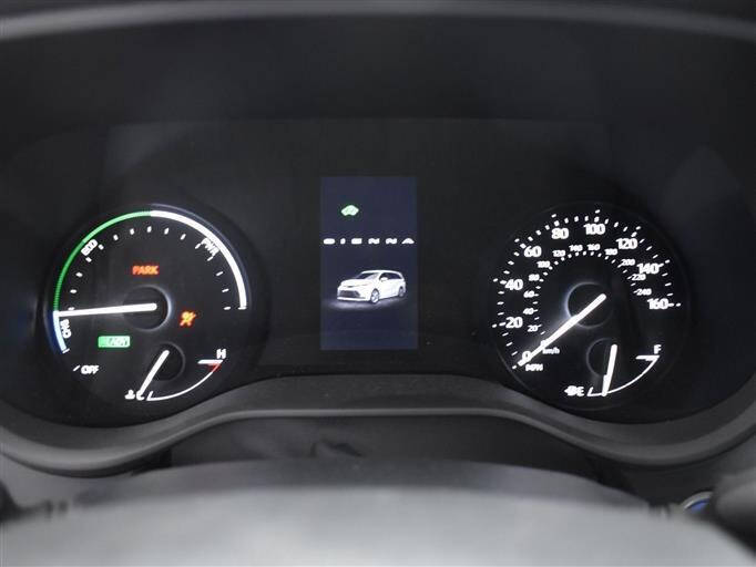 2024 Toyota Sienna XLE 8-Passenger