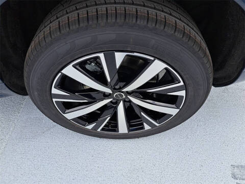 2026 Volvo XC90 B5 Core