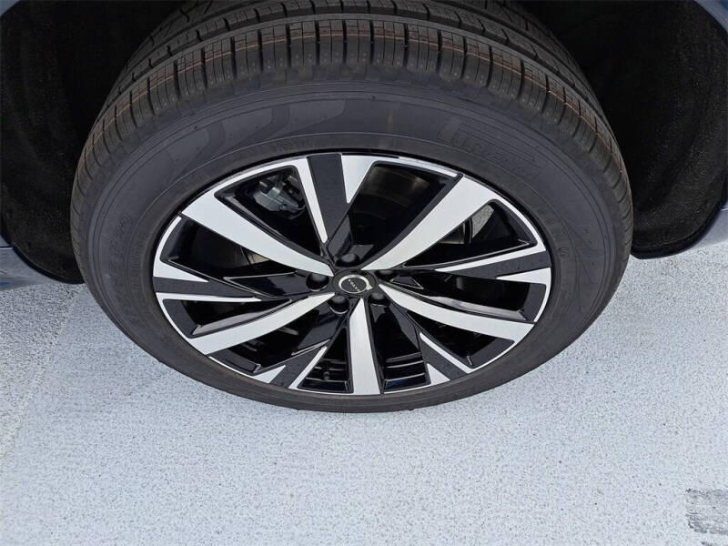 2026 Volvo XC90 B5 Core