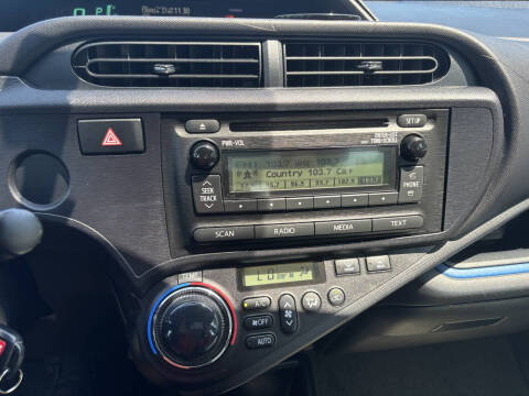 2013 Toyota Prius c Two