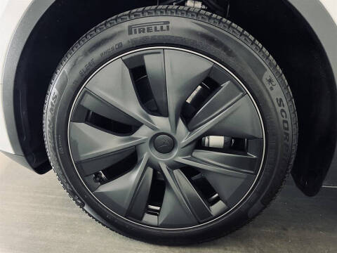2024 Tesla Model Y Long Range