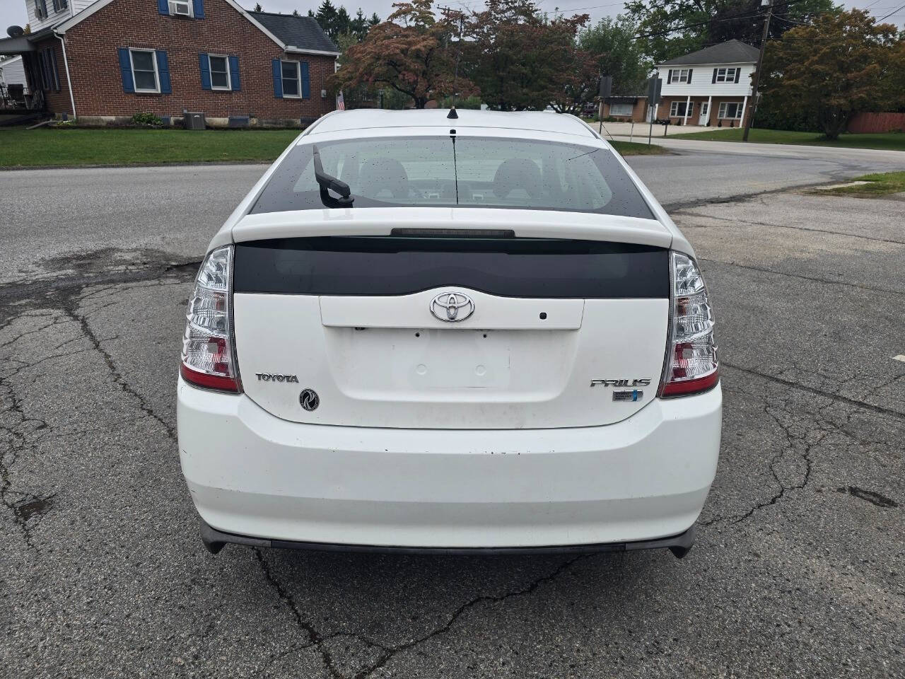 2008 Toyota Prius for sale at QUEENSGATE AUTO SALES in York, PA