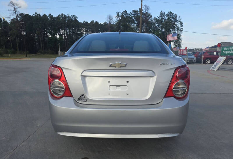 2013 Chevrolet Sonic LS Manual