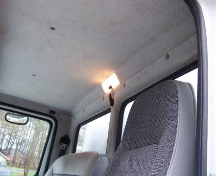 2002 Freightliner FL70