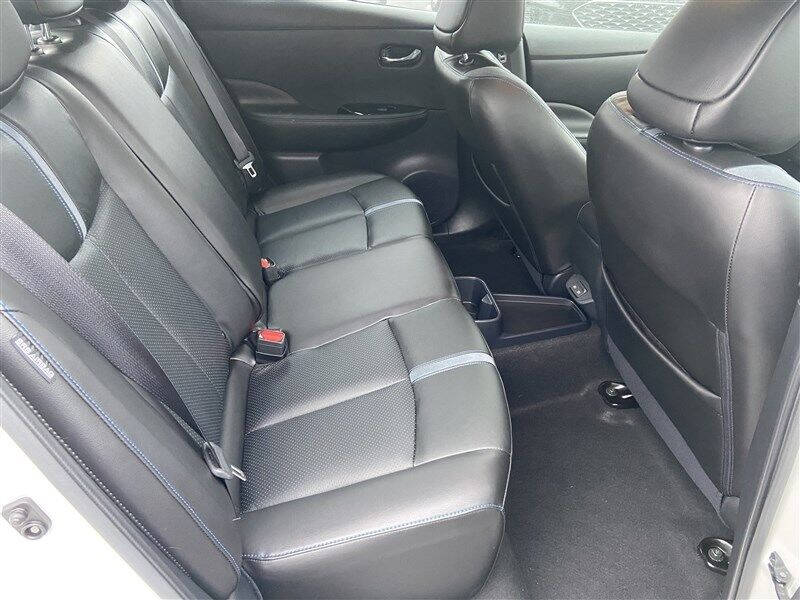 2022 Nissan LEAF SL PLUS