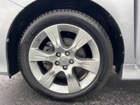 2013 Toyota Sienna SE 8-Passenger