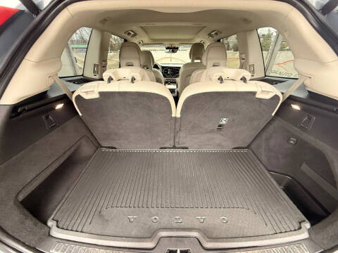 2020 Volvo XC90 T6 Momentum 6-Passenger