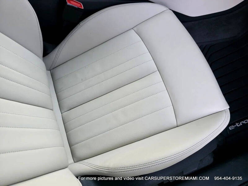 2021 Audi e-tron quattro Premium