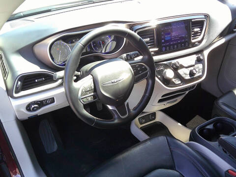 2017 Chrysler Pacifica Touring-L