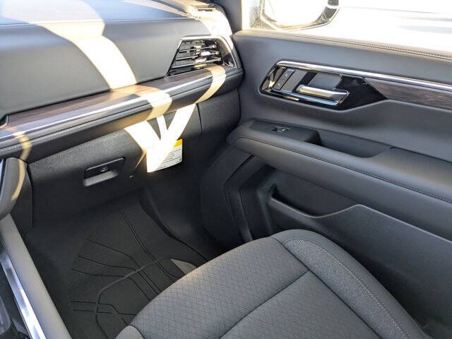 2025 Chevrolet Tahoe LS