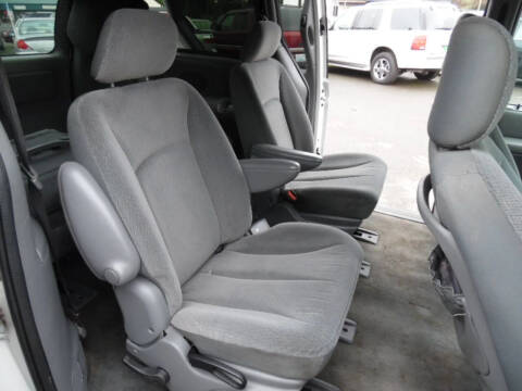 2004 Chrysler Town and Country Touring