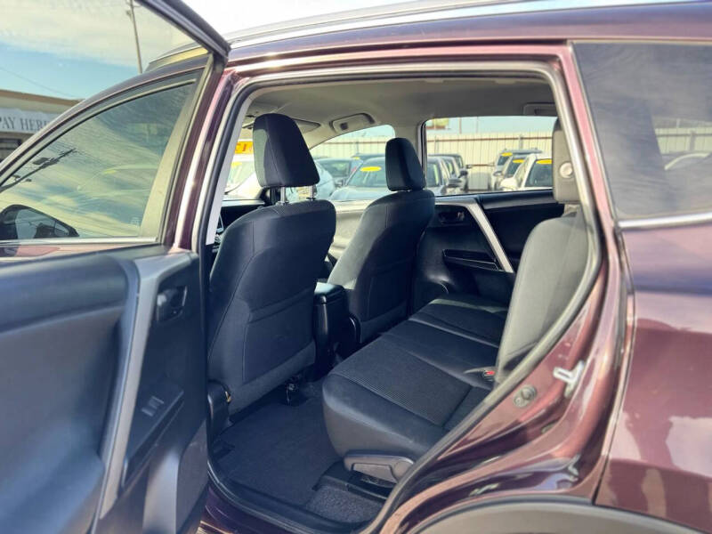 2017 Toyota RAV4 LE