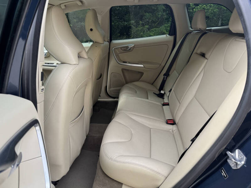 2015 Volvo XC60 T5 Drive-E Platinum