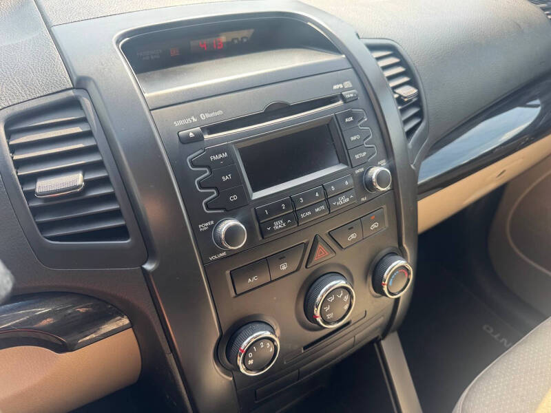 2011 Kia Sorento LX