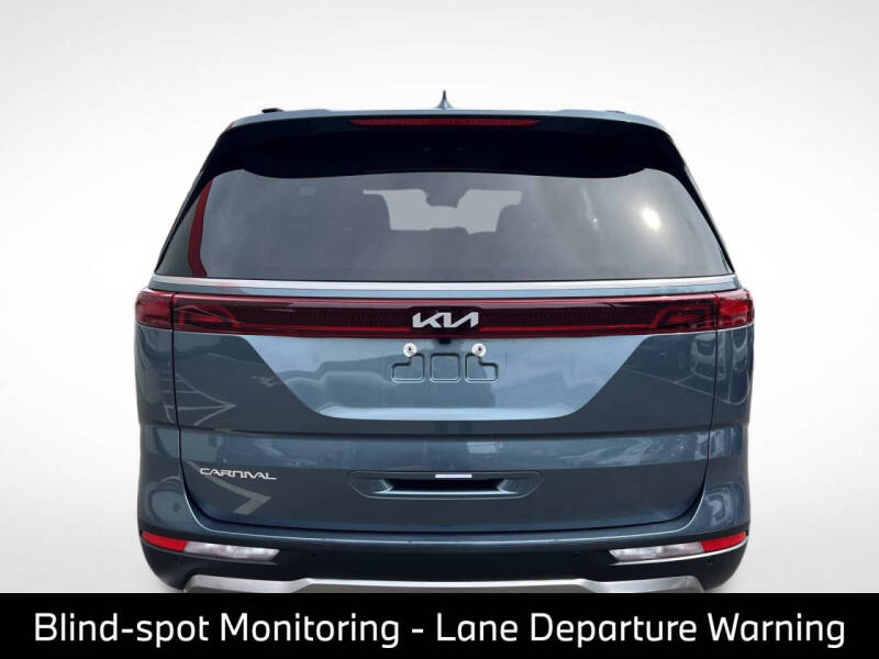 2024 Kia Carnival SX