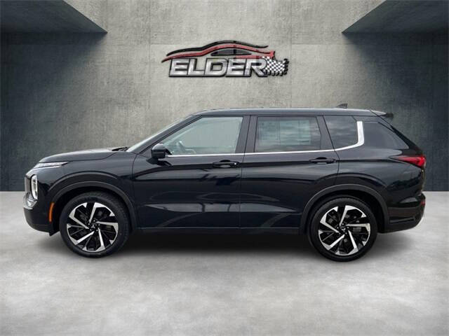 2023 Mitsubishi Outlander SE