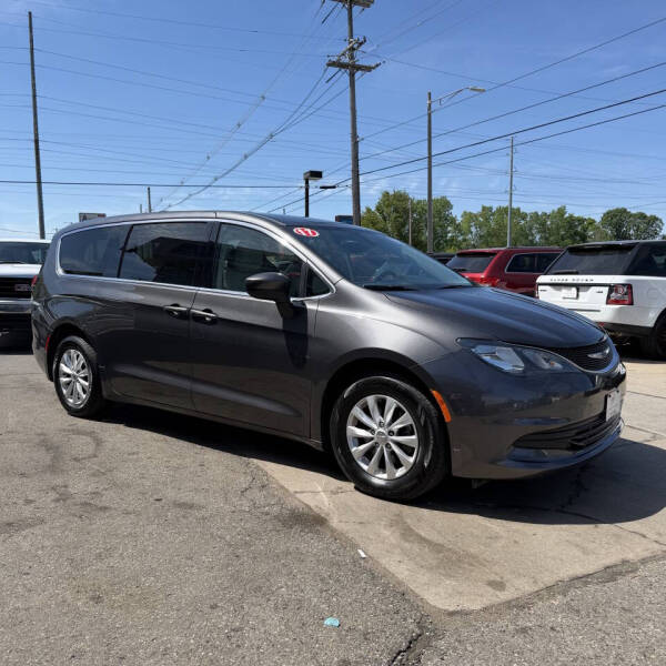 2017 Chrysler Pacifica Touring
