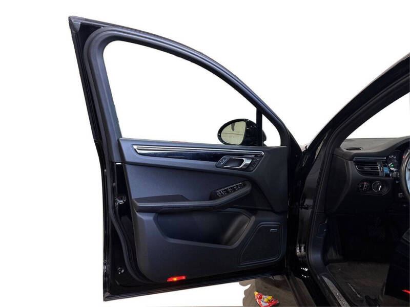 2023 Porsche Macan S