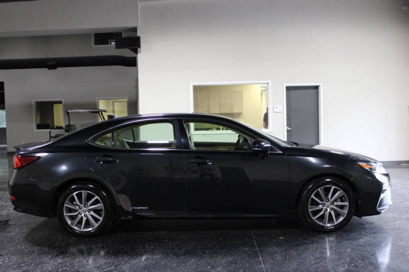 2016 Lexus ES 300h