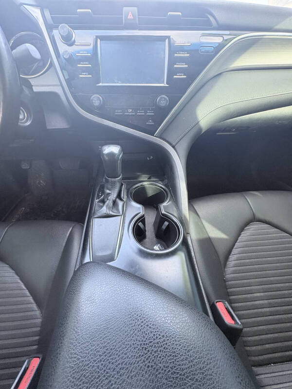 2018 Toyota Camry SE