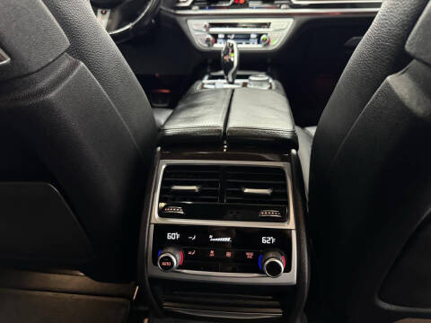 2022 BMW 7 Series 740i