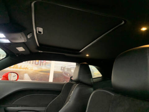 2018 Dodge Challenger 392 HEMI Scat Pack Shaker