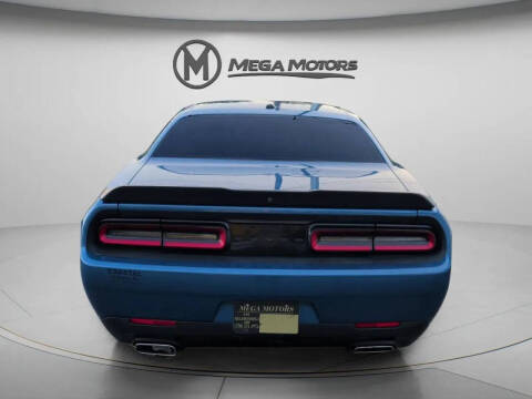 2022 Dodge Challenger SXT