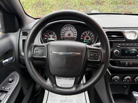 2013 Chrysler 200 LX