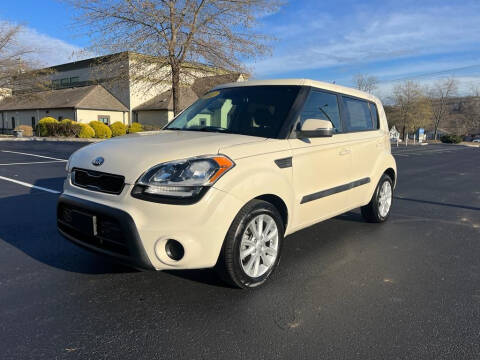2013 Kia Soul for sale at Automobile Gurus LLC in Knoxville TN