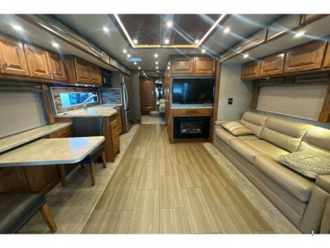 2019 Freightliner XCM Chassis