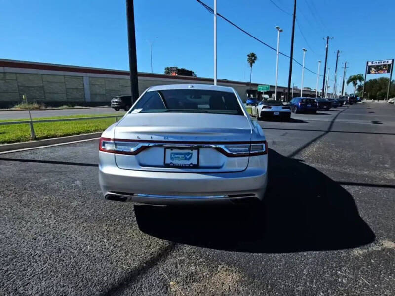 2017 Lincoln Continental Select