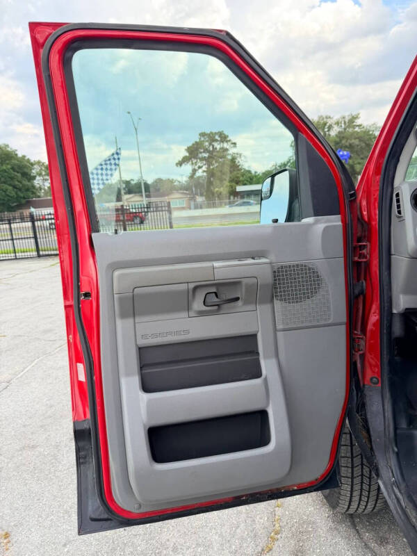 2011 Ford E-Series E-350 SD