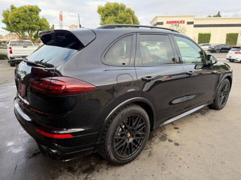 2016 Porsche Cayenne GTS