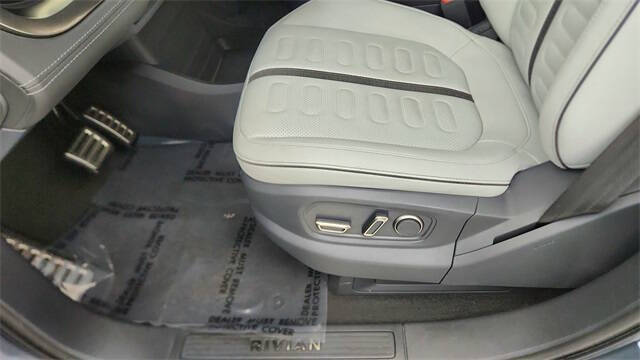 2023 Rivian R1T Adventure