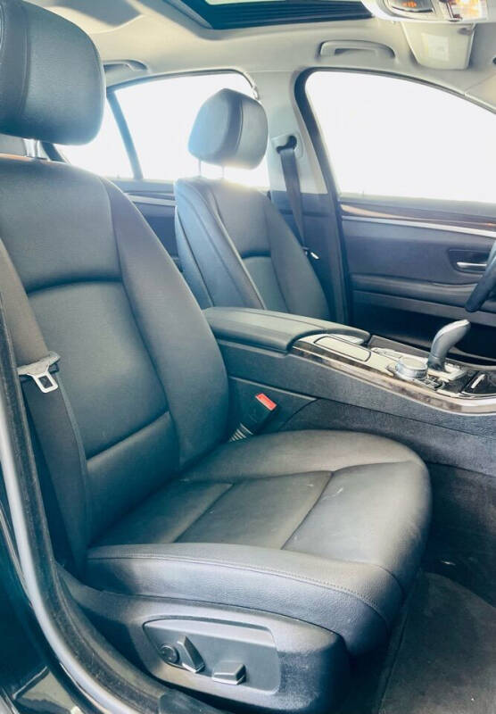 2016 BMW 5 Series 528i