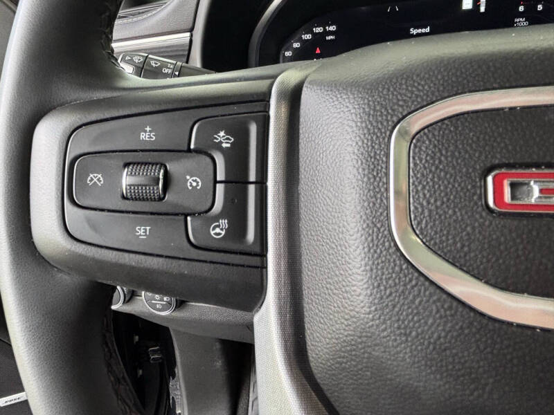 2023 GMC Yukon SLT