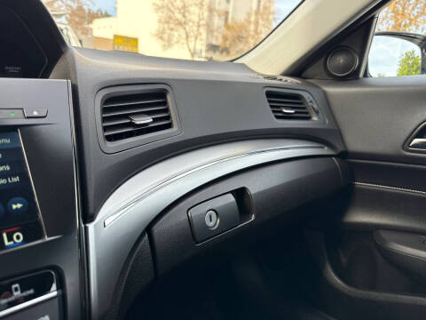 2020 Acura ILX w/Premium