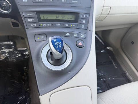 2010 Toyota Prius III