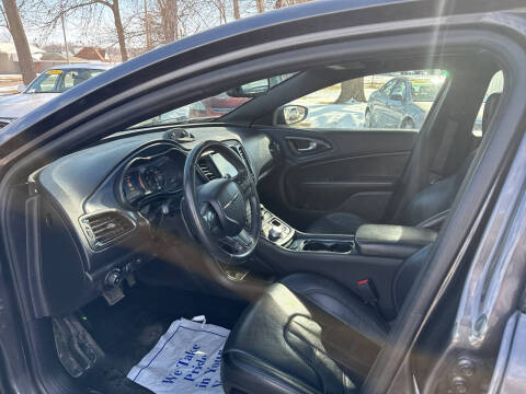 2015 Chrysler 200 S