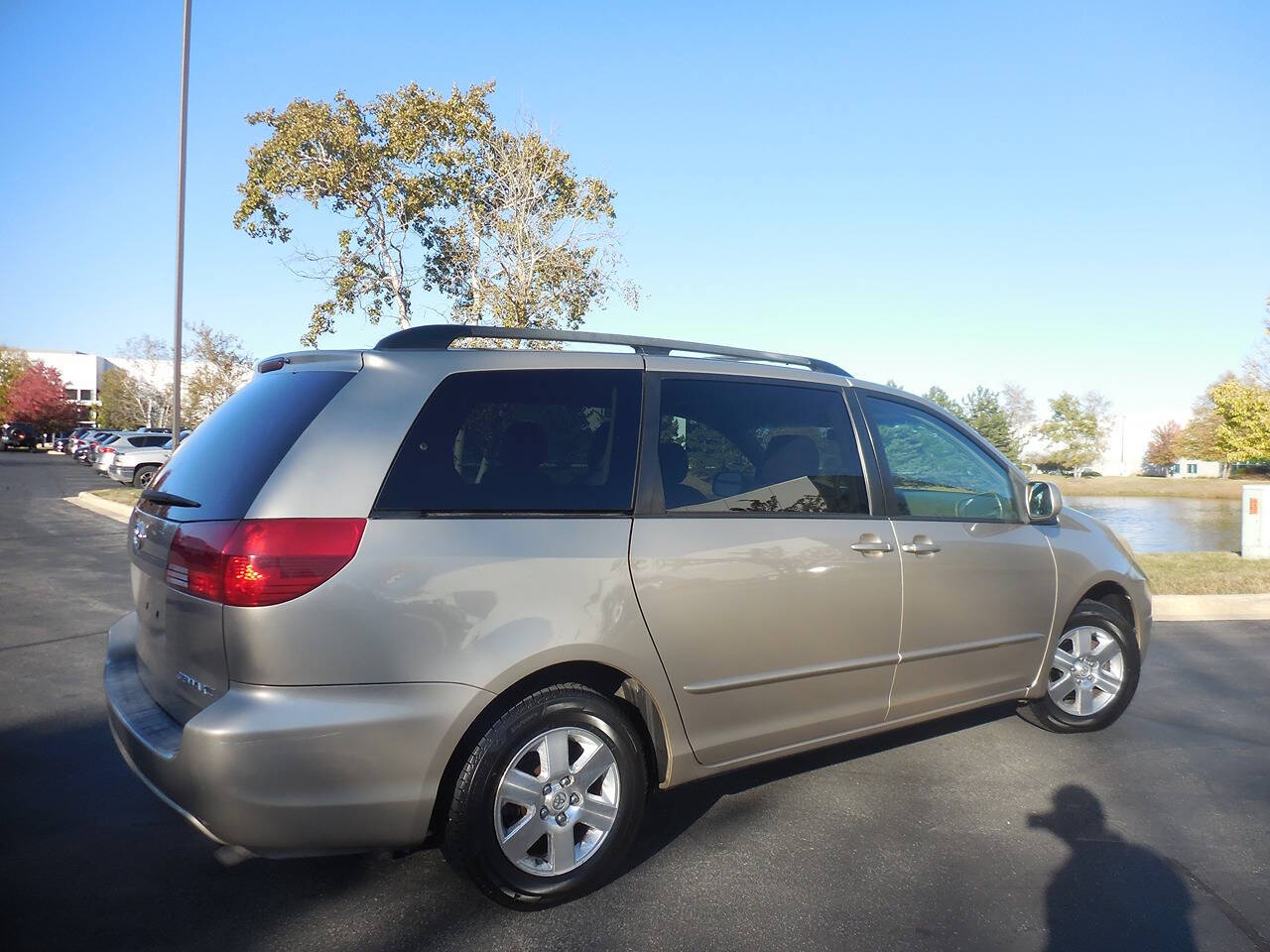 2004 Toyota Sienna for sale at Genuine Motors in Schaumburg, IL