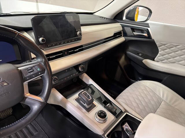 2022 Mitsubishi Outlander SEL