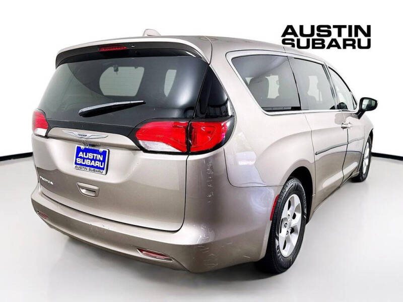 2017 Chrysler Pacifica LX