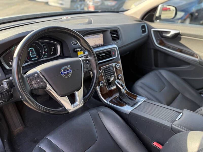 2015 Volvo V60 T5 Drive-E Platinum