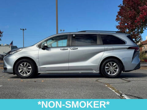 2021 Toyota Sienna LE 8-Passenger